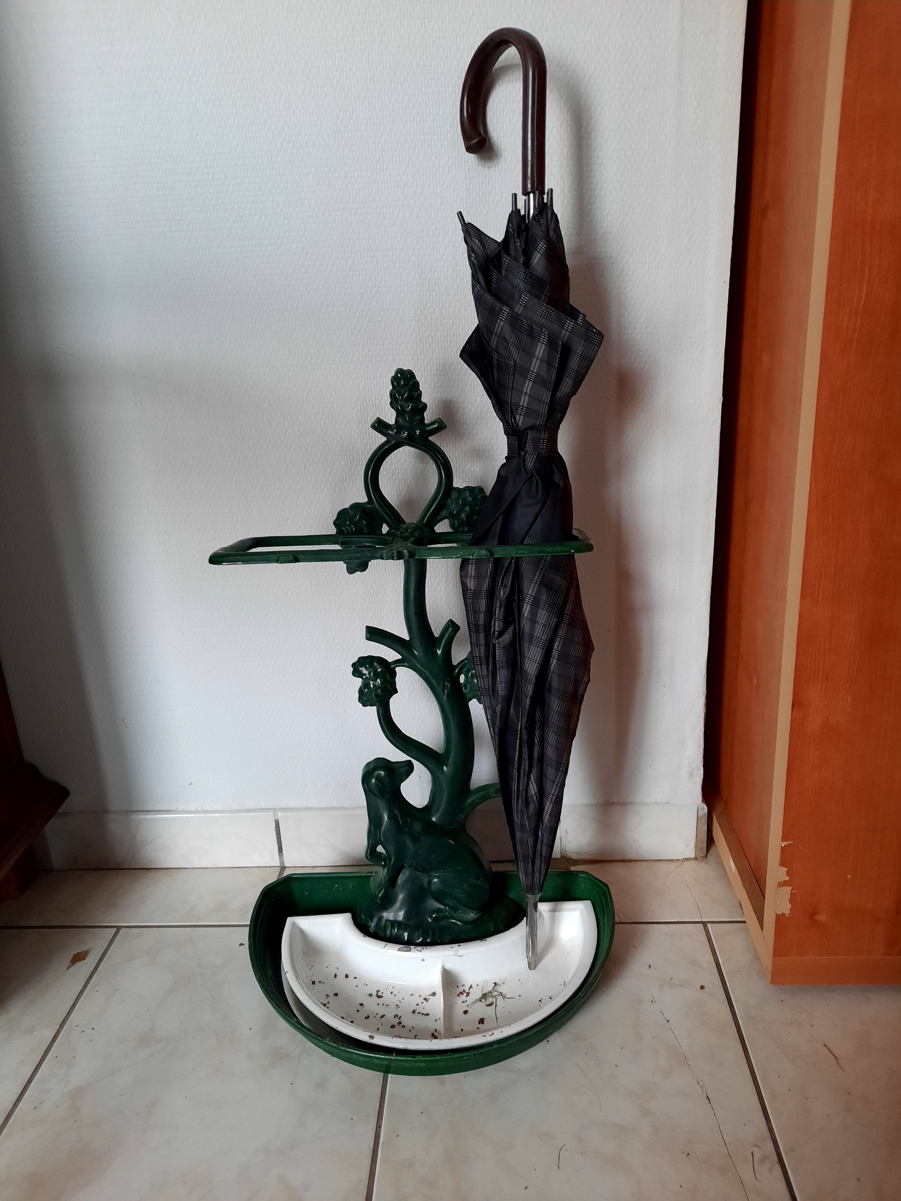 Enamelled cast iron umbrella door 30s