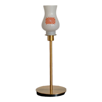 Vintage relooked opaline fine straight tulip lamp with a golden base.