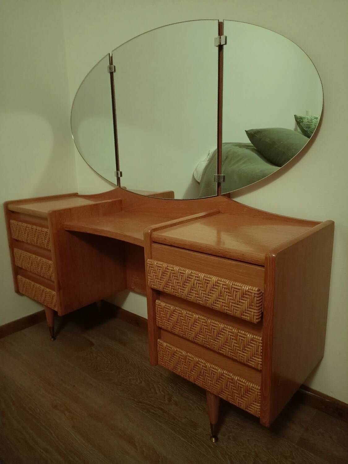 Triptych dressing table