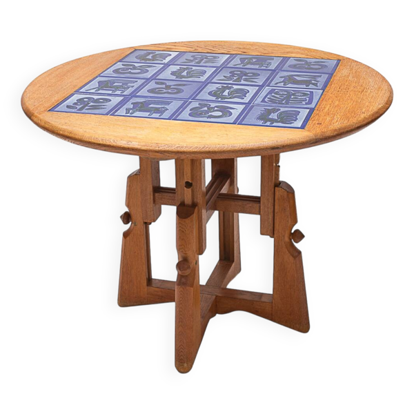 Table de repas par Guillerme et Chambron