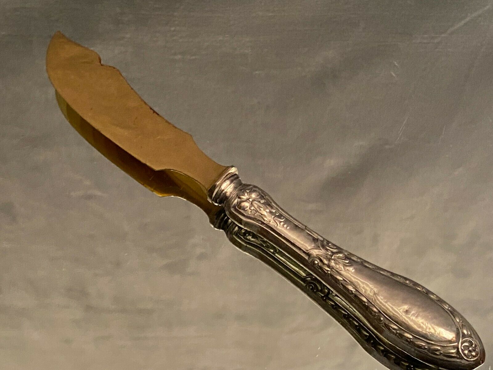 Couteau à beurre manche métal argenté ou argent style Régence lame métal doré