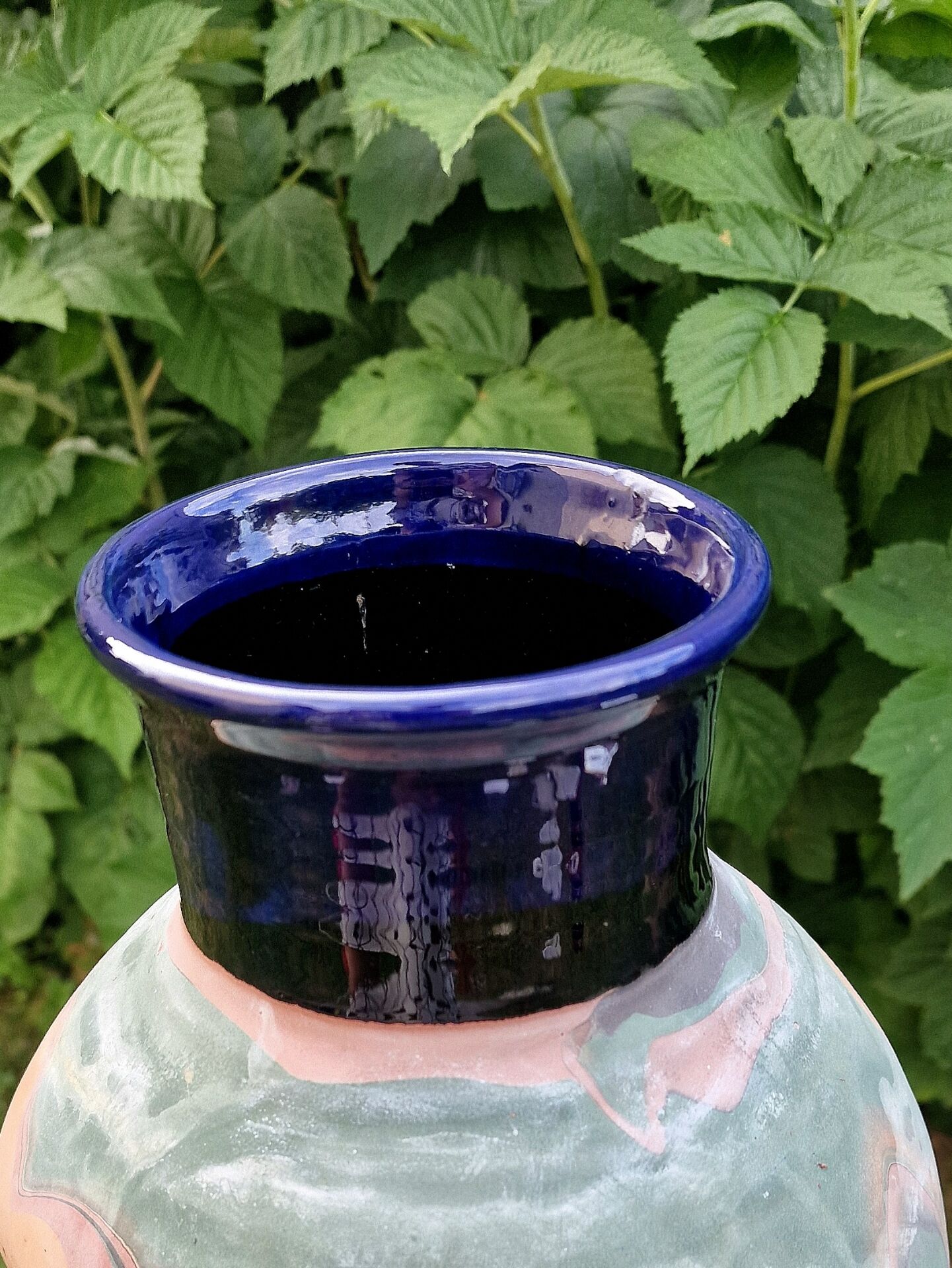 Large ceramic vase, mixed earths - signed - quadrilobed