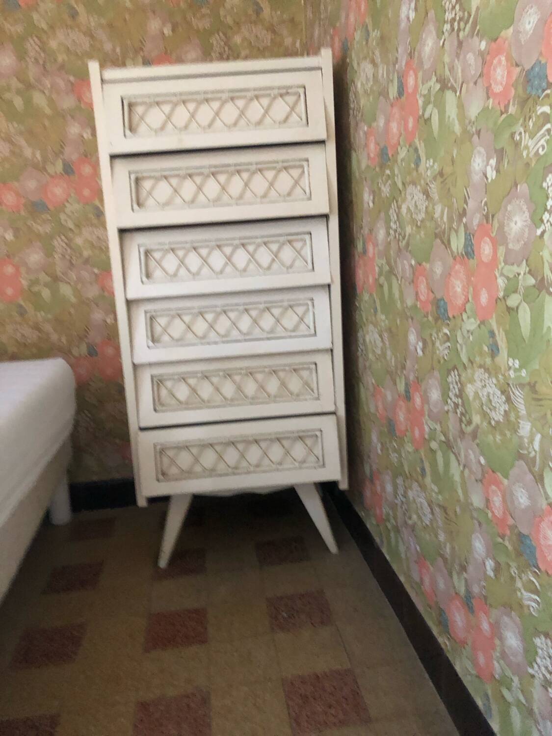 Vintage chest of drawers