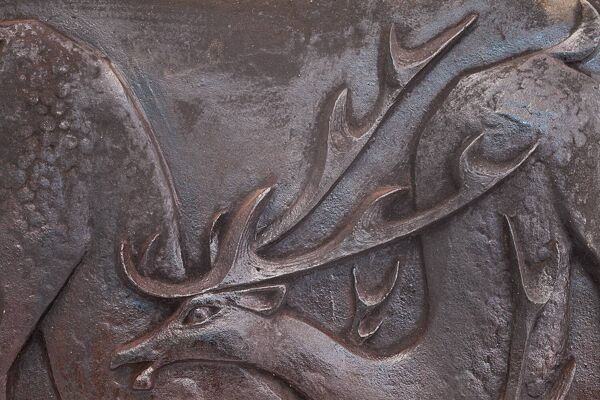 Plaque de cheminée en fonte. Signée ''L. Martinez'' . Fonderie Stern Circa 19