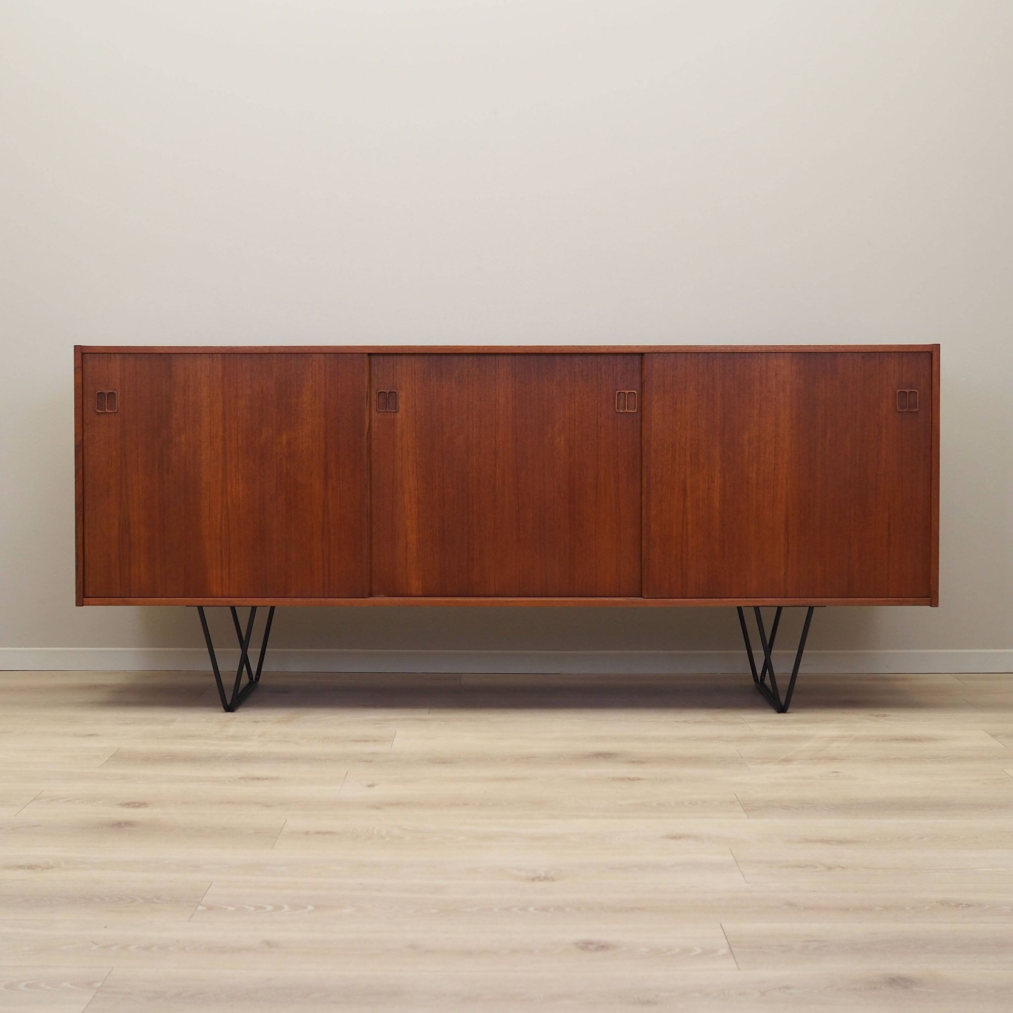 Buffet danois en teck, années 1970