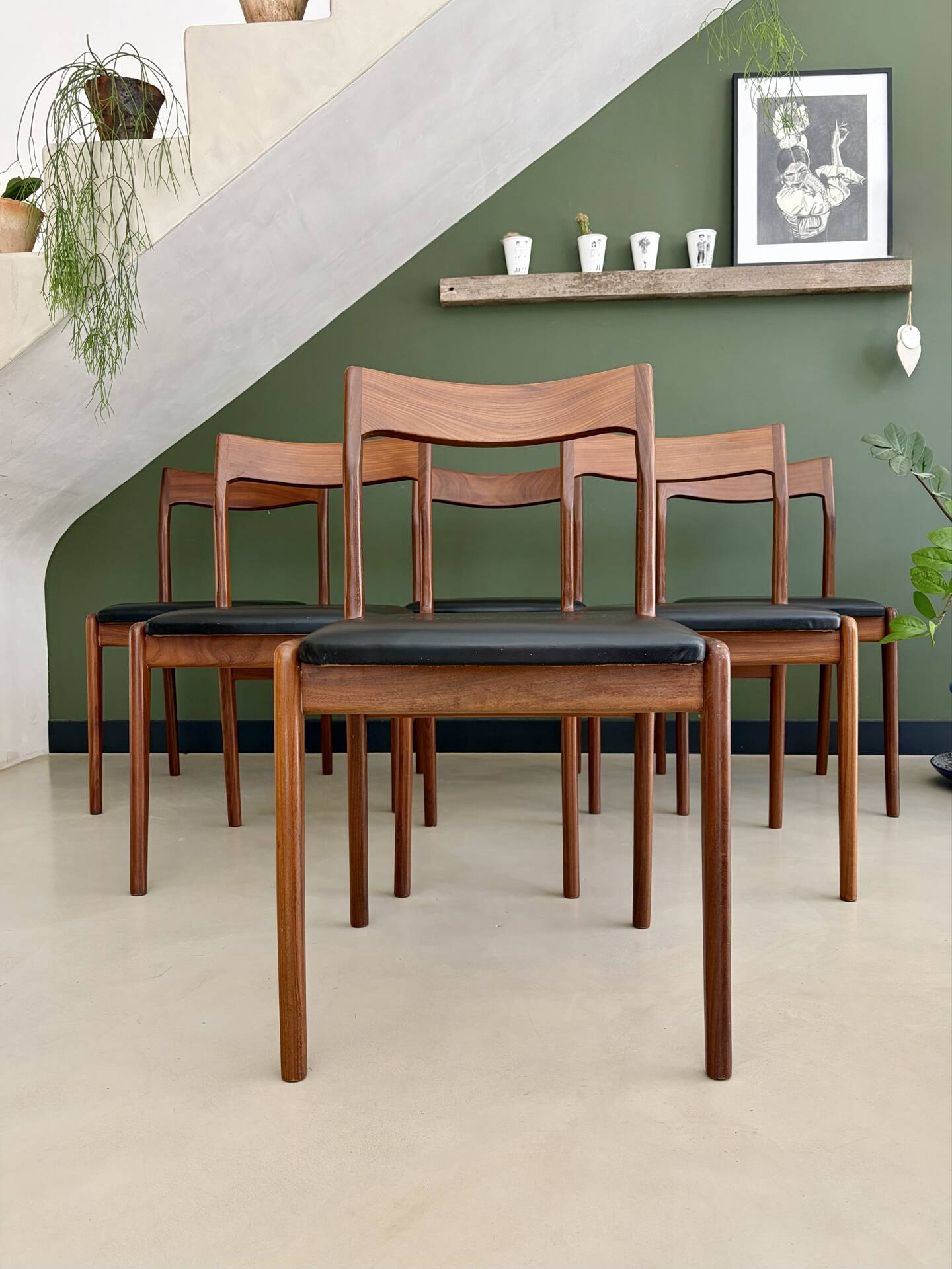 Set of 6 Danish teak chairs, 1970s.