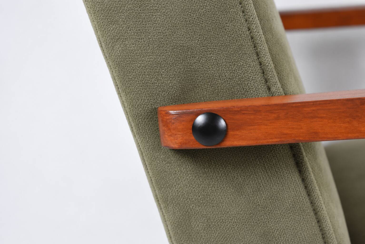 Fauteuil vintage B-310 Var des années 60 en velours vert olive