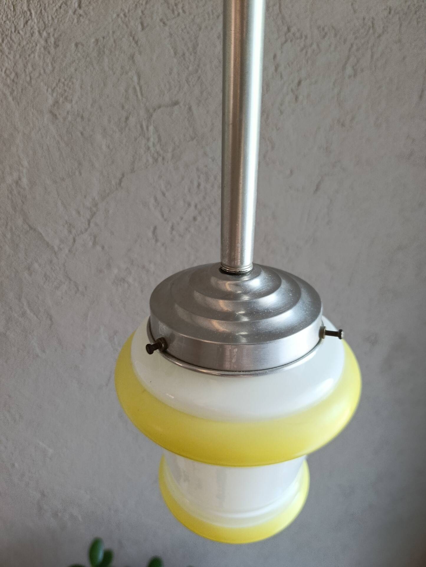 suspension  opaline blanche et jaune | space age - art déco 1950