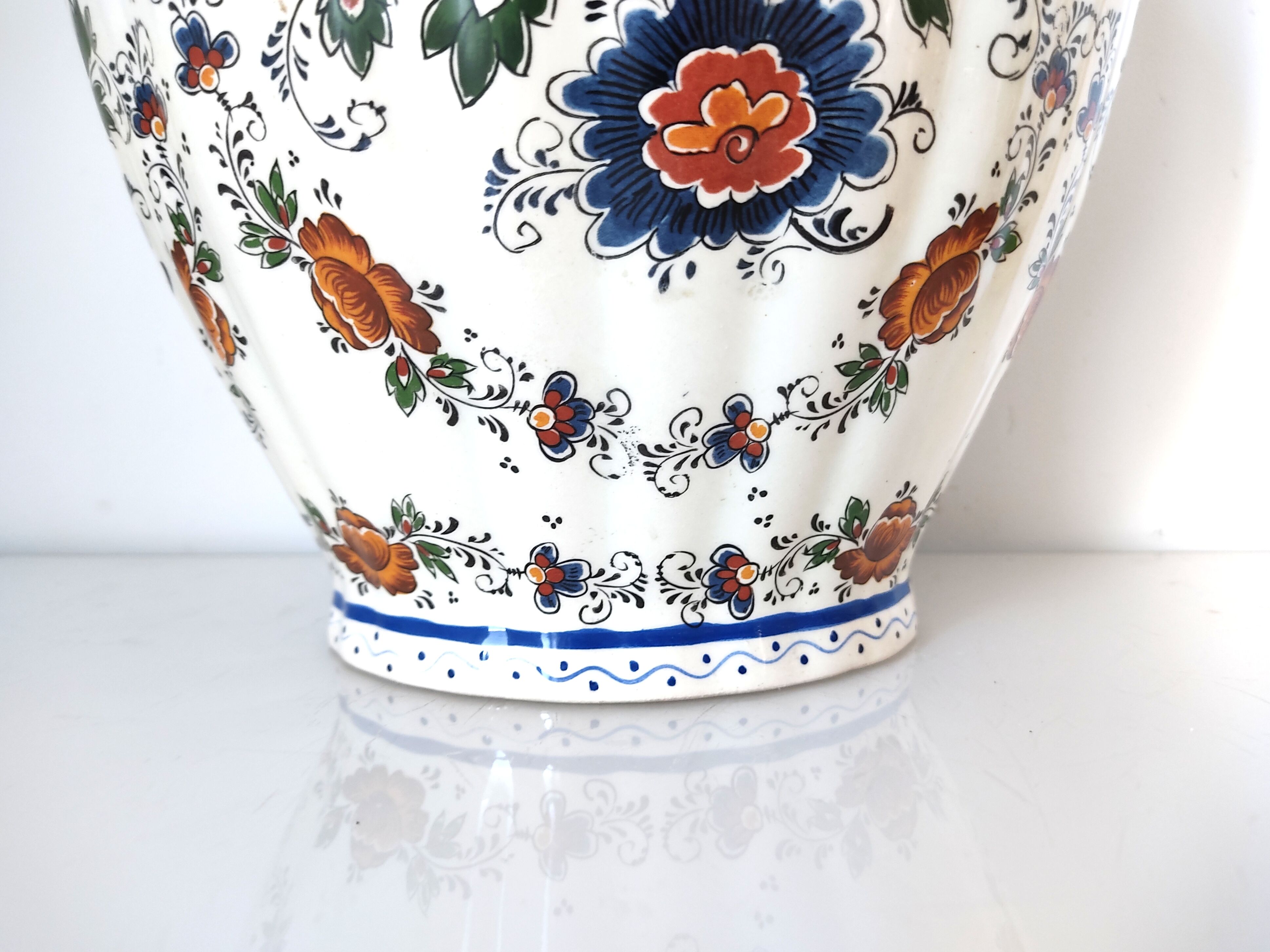 Vase potiche fleurie faïence Hubert Bequet