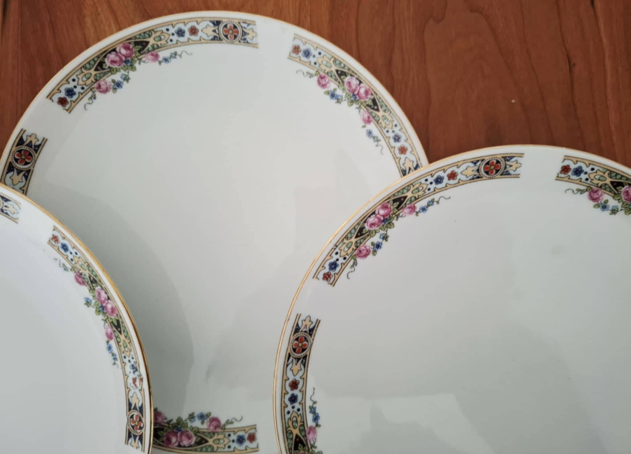 A Bavarian Porcelain Dessert Service