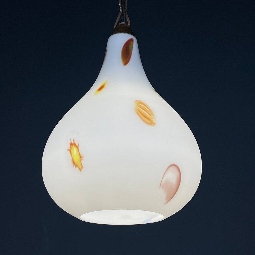 Murano opaline glass pendant lamp from the mid-century by Stilnovo, 1950s.