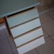 Bureau vintage tiroirs biseautés en dégradé