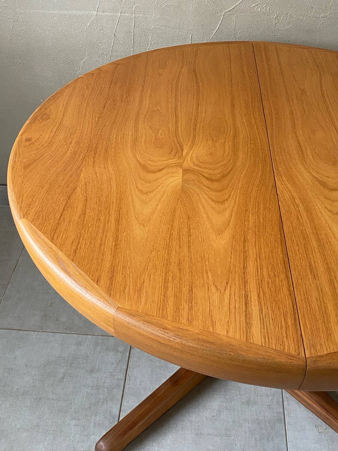 Vintage Baumann table with 2 extensions