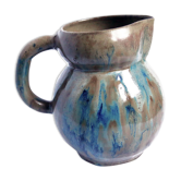 Blue-hued sandstone pitcher and silt