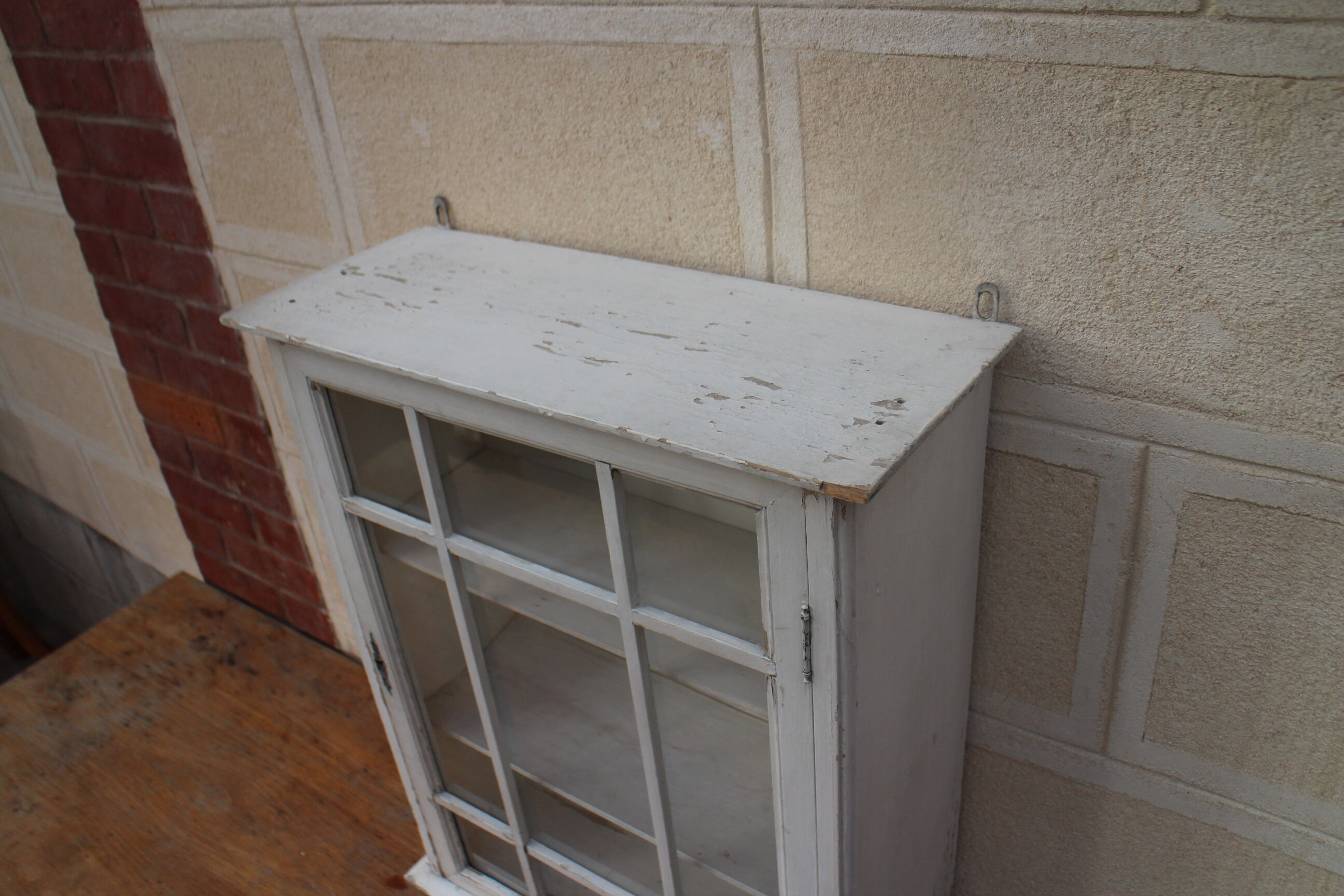 Glazed toilet cabinet