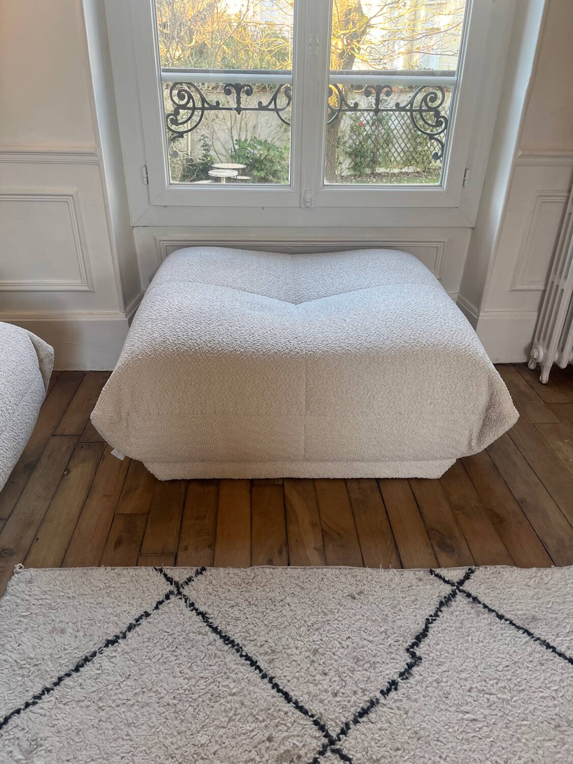 Pouf bouclette blanche SIA