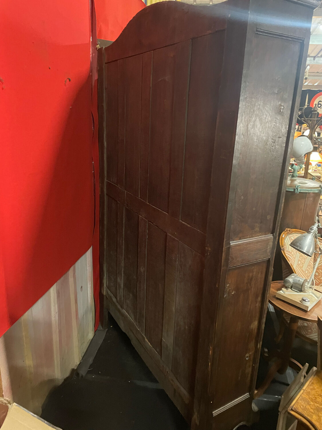 Louis XV cupboard, shapely door
