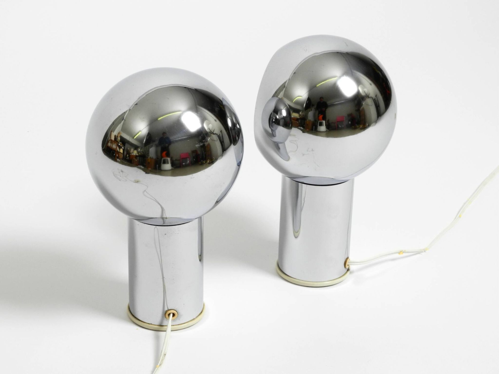 Pair of large Mid Century Space Age chrome table lamps - Made in Italy