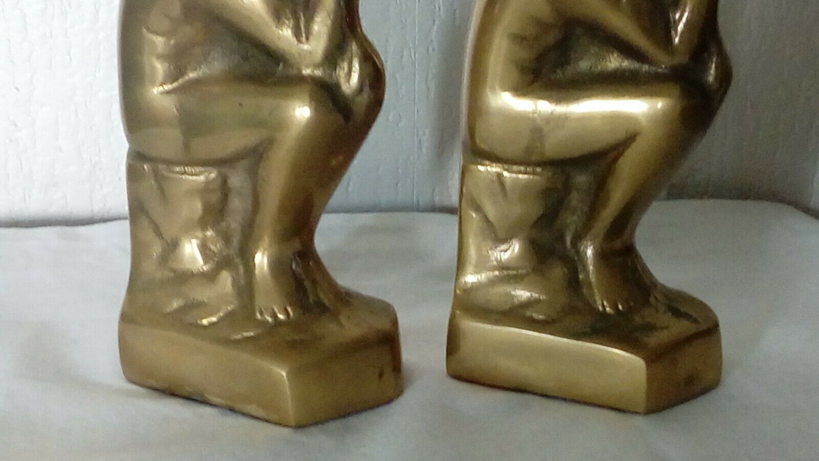 PAIR OF GREENHOUSE BOOKS IN LATON BRONZE EFFECT RODIN'S THINKER