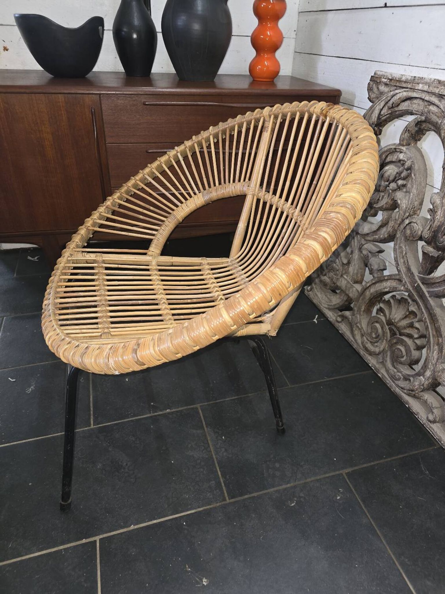 Vintage 70s rattan and metal sun lounger