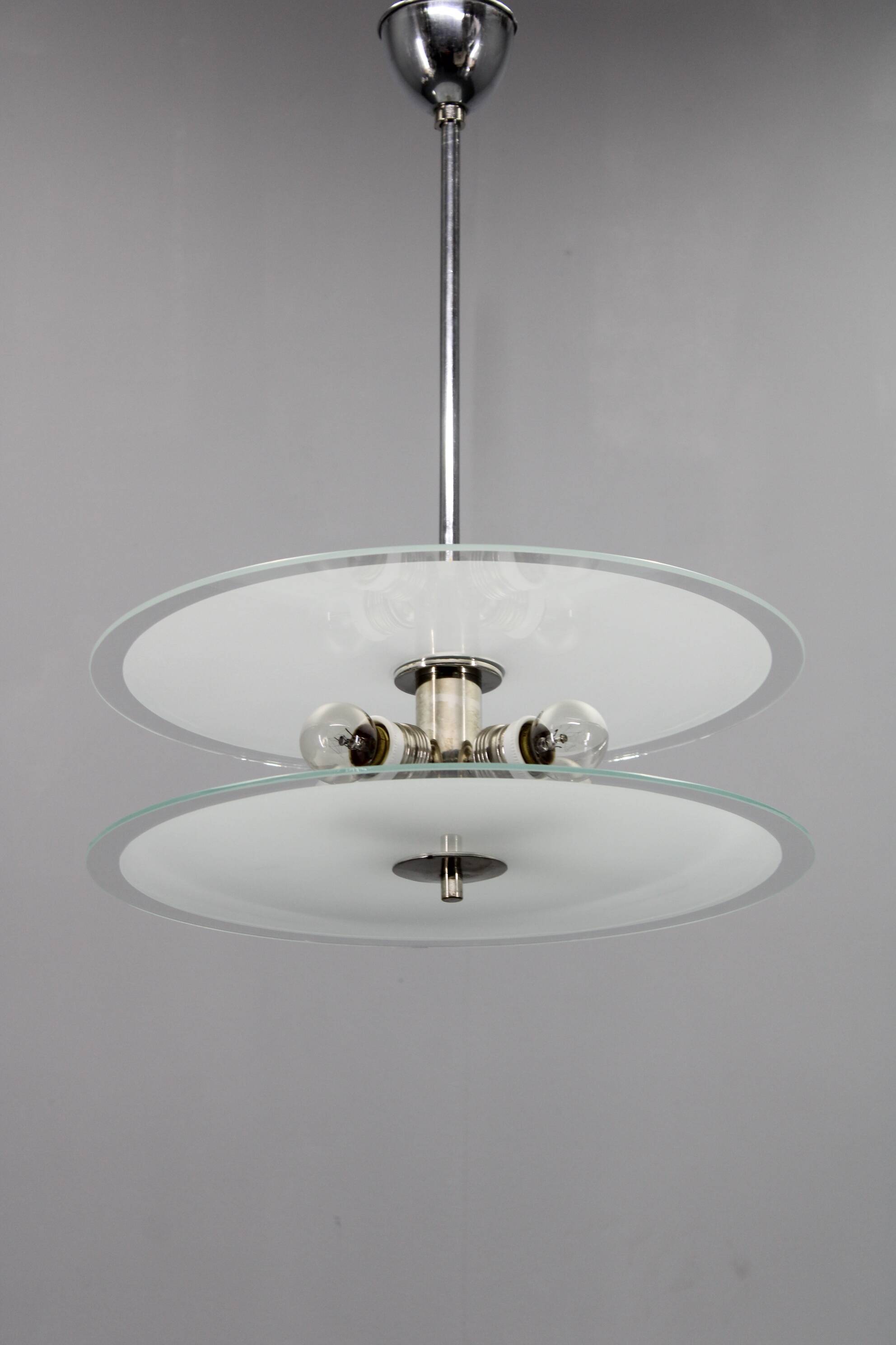 Chandelier en chrome et verre Bauhaus des années 1930, Tchécoslovaquie