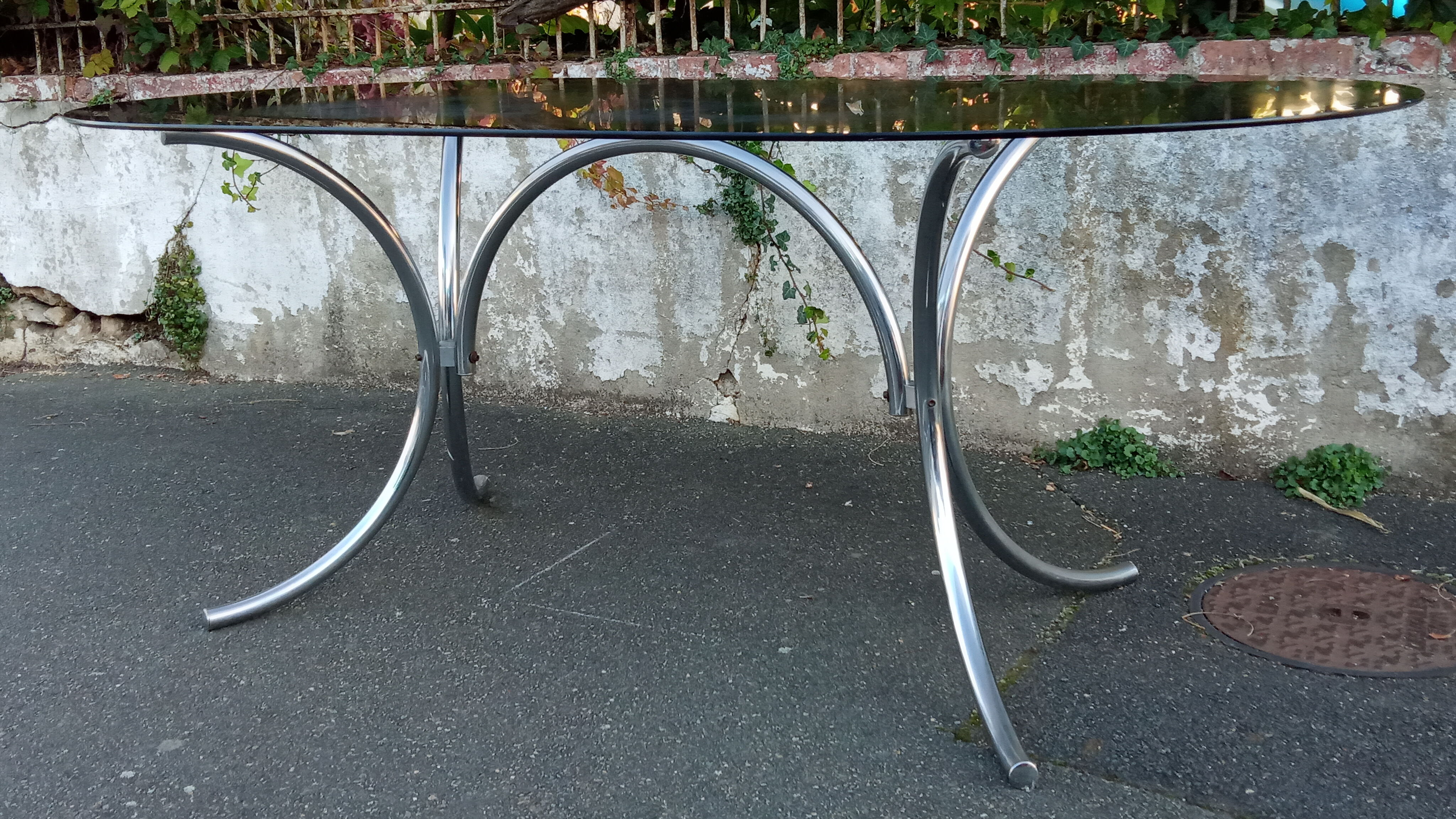 Oval table smoked glass and chrome 70s