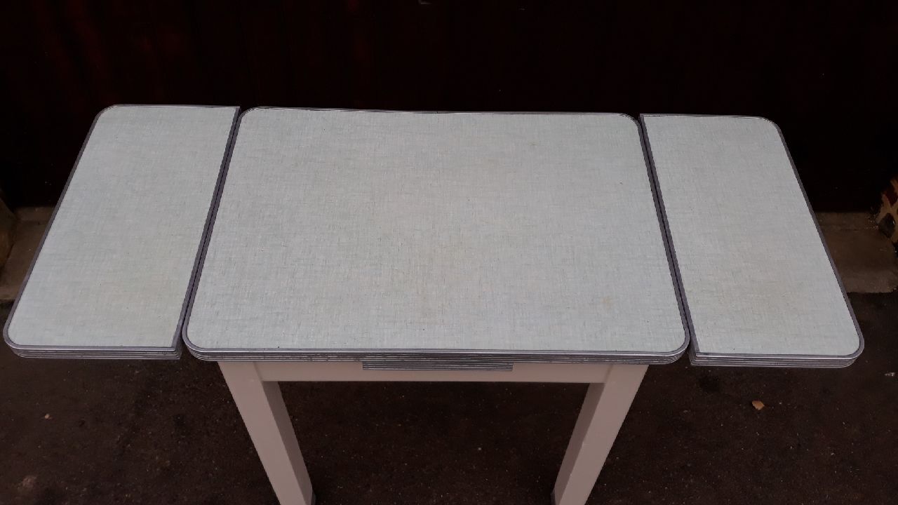 Small kitchen rock table