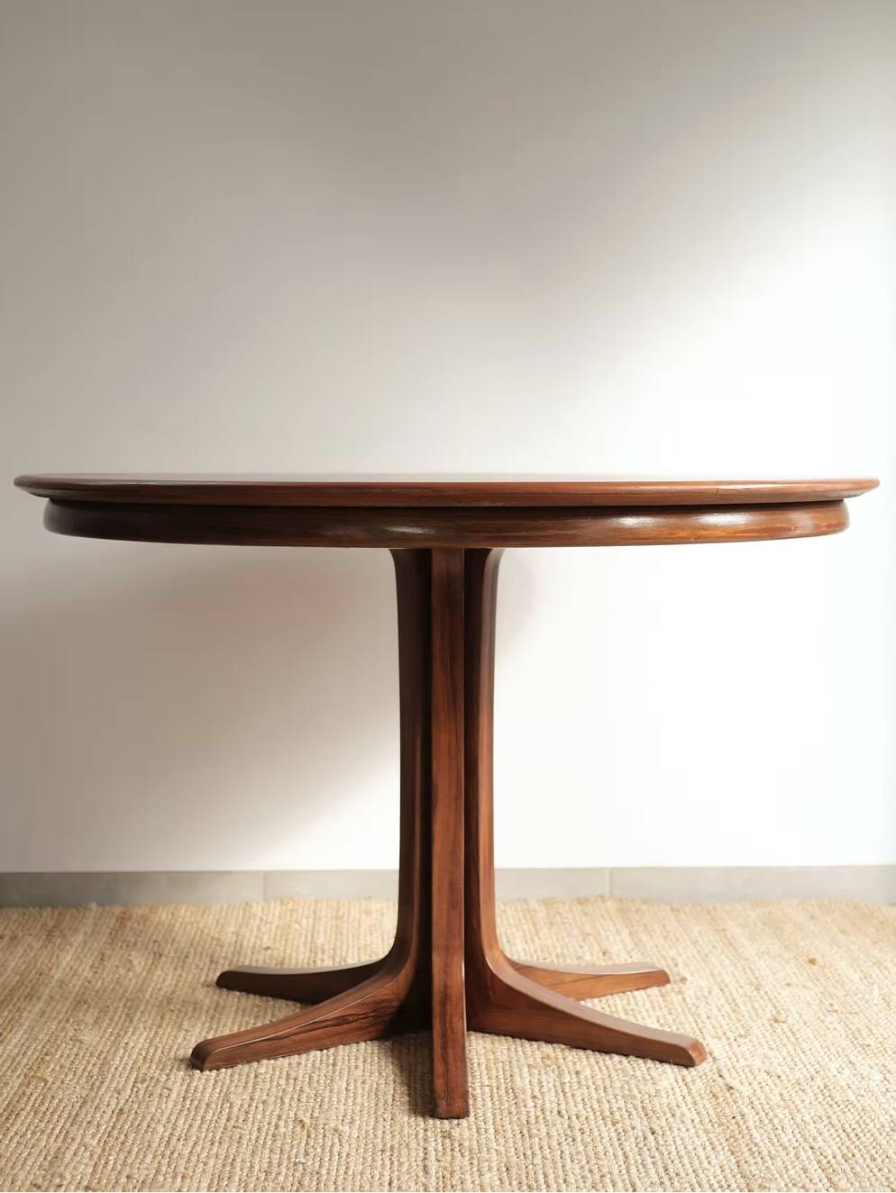 Danish dining table in rosewood.
