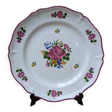 Round dish decorated with a bouquet of flowers Saint Amand Vieux Strasbourg