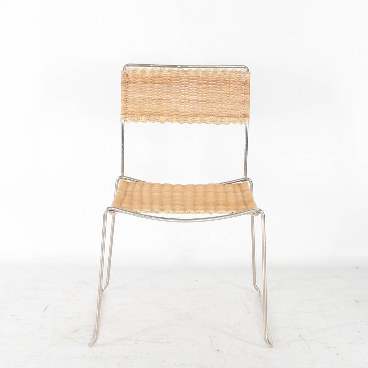 Suite de 4 chaises en osier et chrome