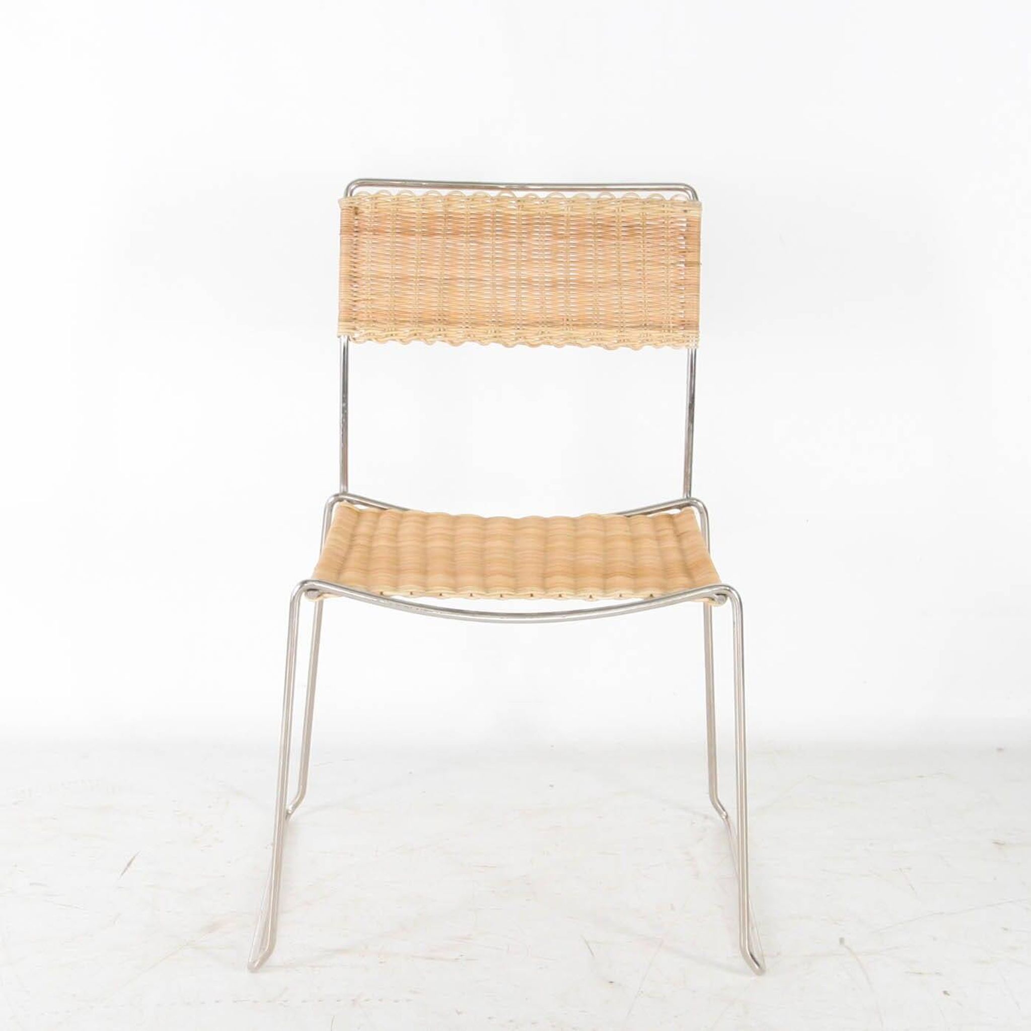 Suite de 4 chaises en osier et chrome