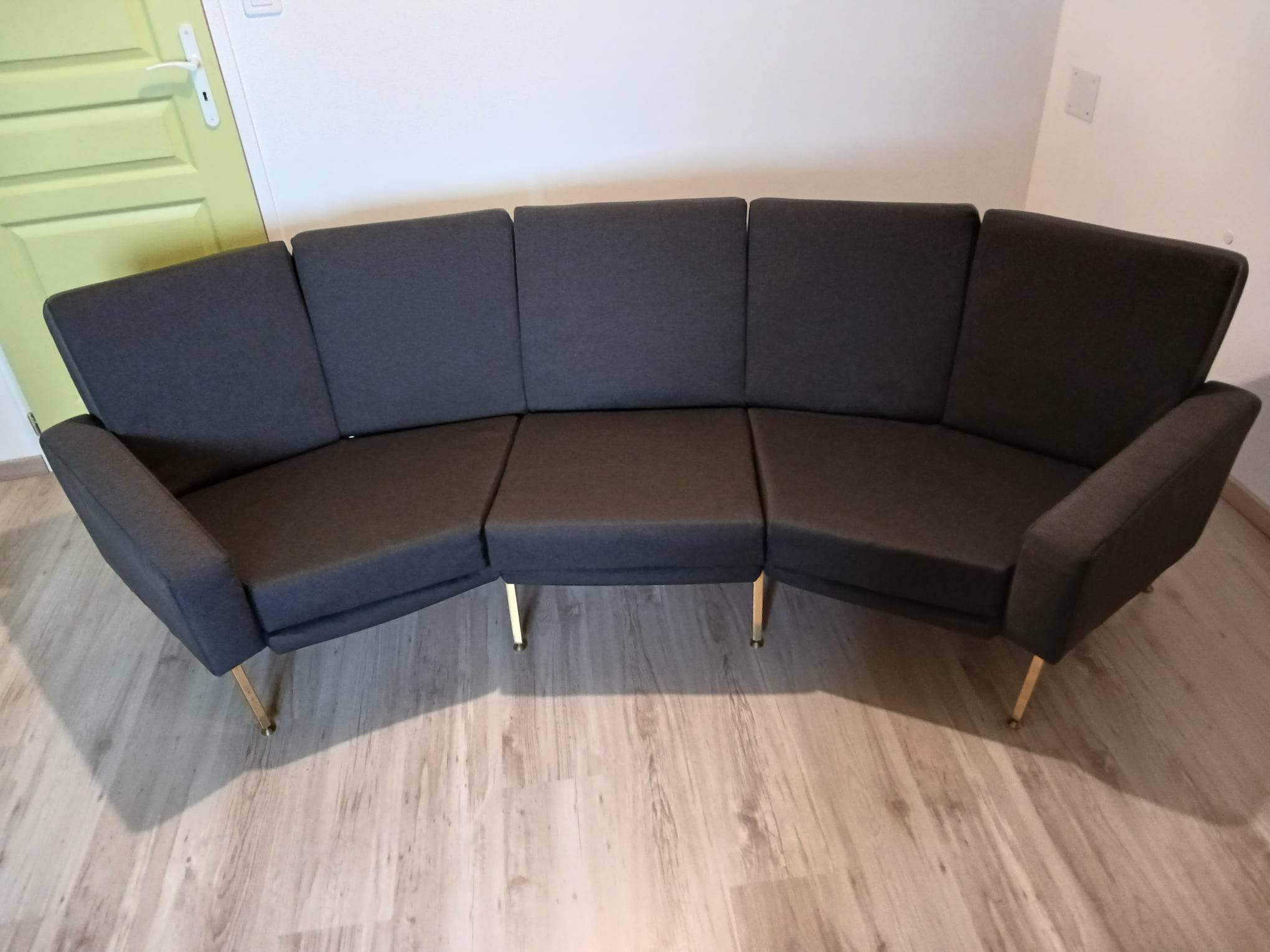 Panoramic model sofa produced by Airborne 1954 by Pierre Guariche