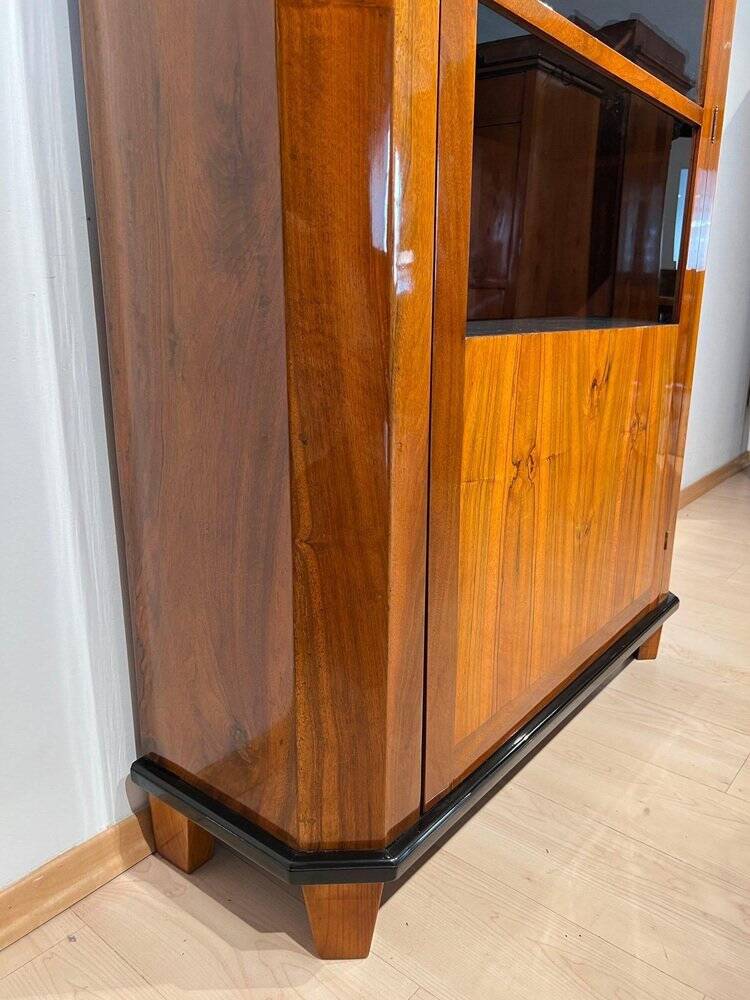 Biedermeier Bookcase in Walnut & Glass, Austria, 1825
