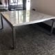 Table basse en marbre et chrome