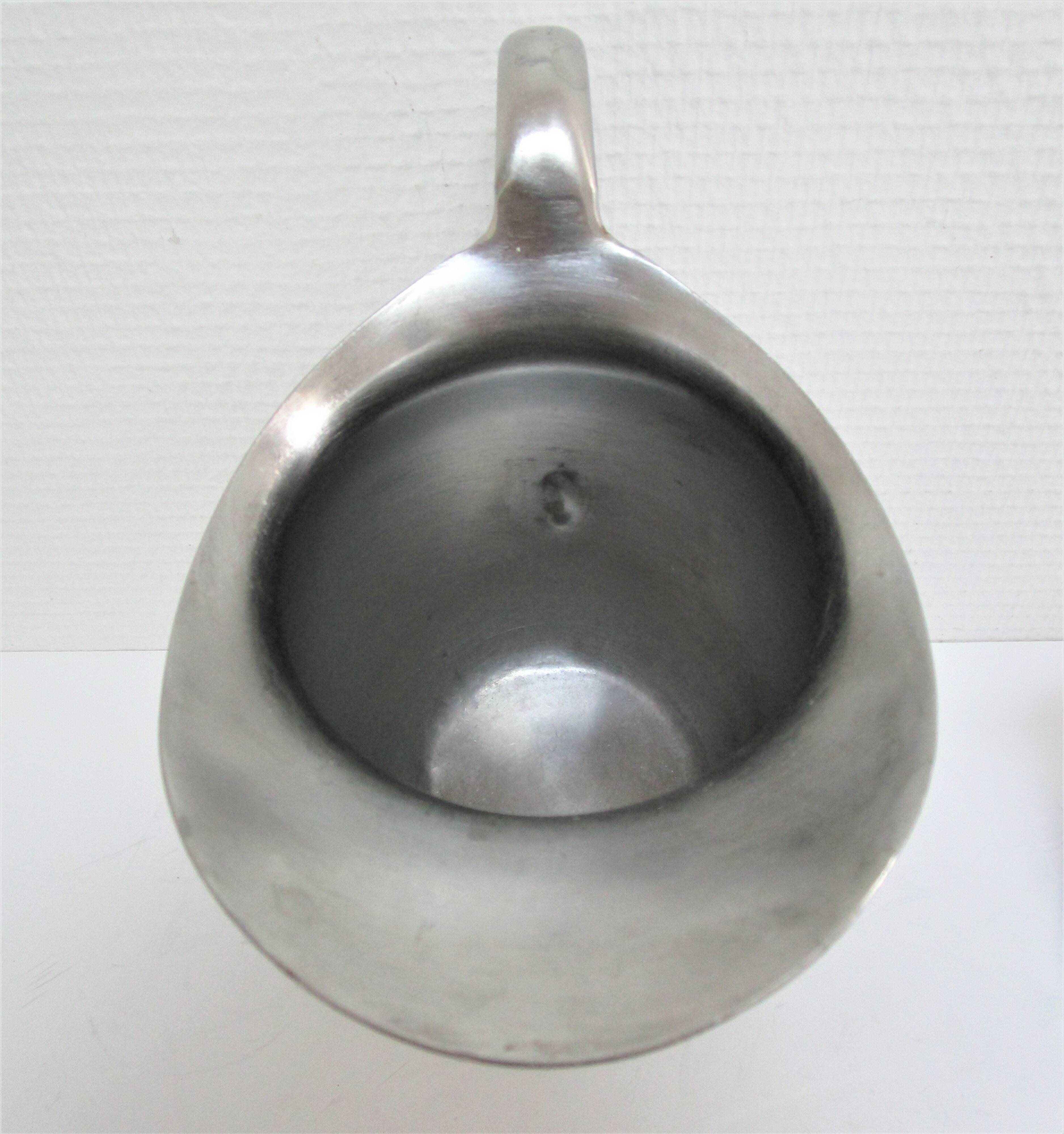 Deux pichets inox Vollrath Hallins vintage