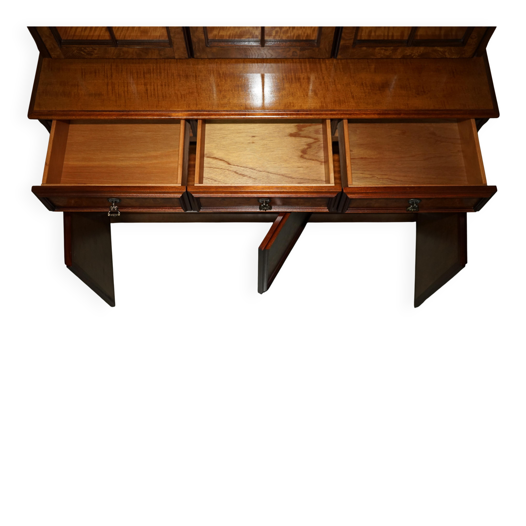 Buffet vintage en noyer burr avec vitres et éclairage, style Art Deco