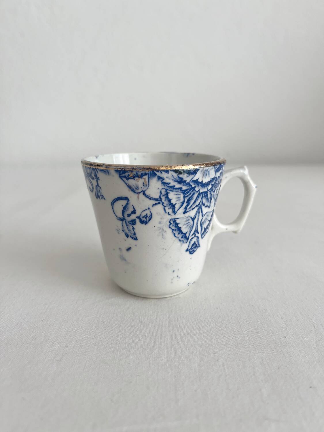 Antique ironstone coffee cup “Floral” Saint Amand