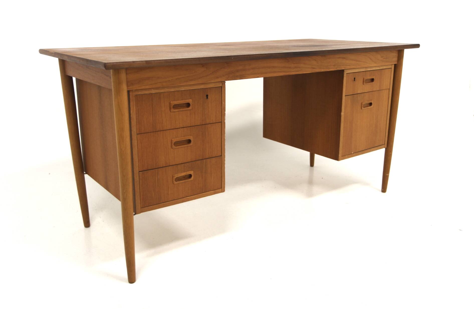 Bureau scandinave en teck, Suède, 1950