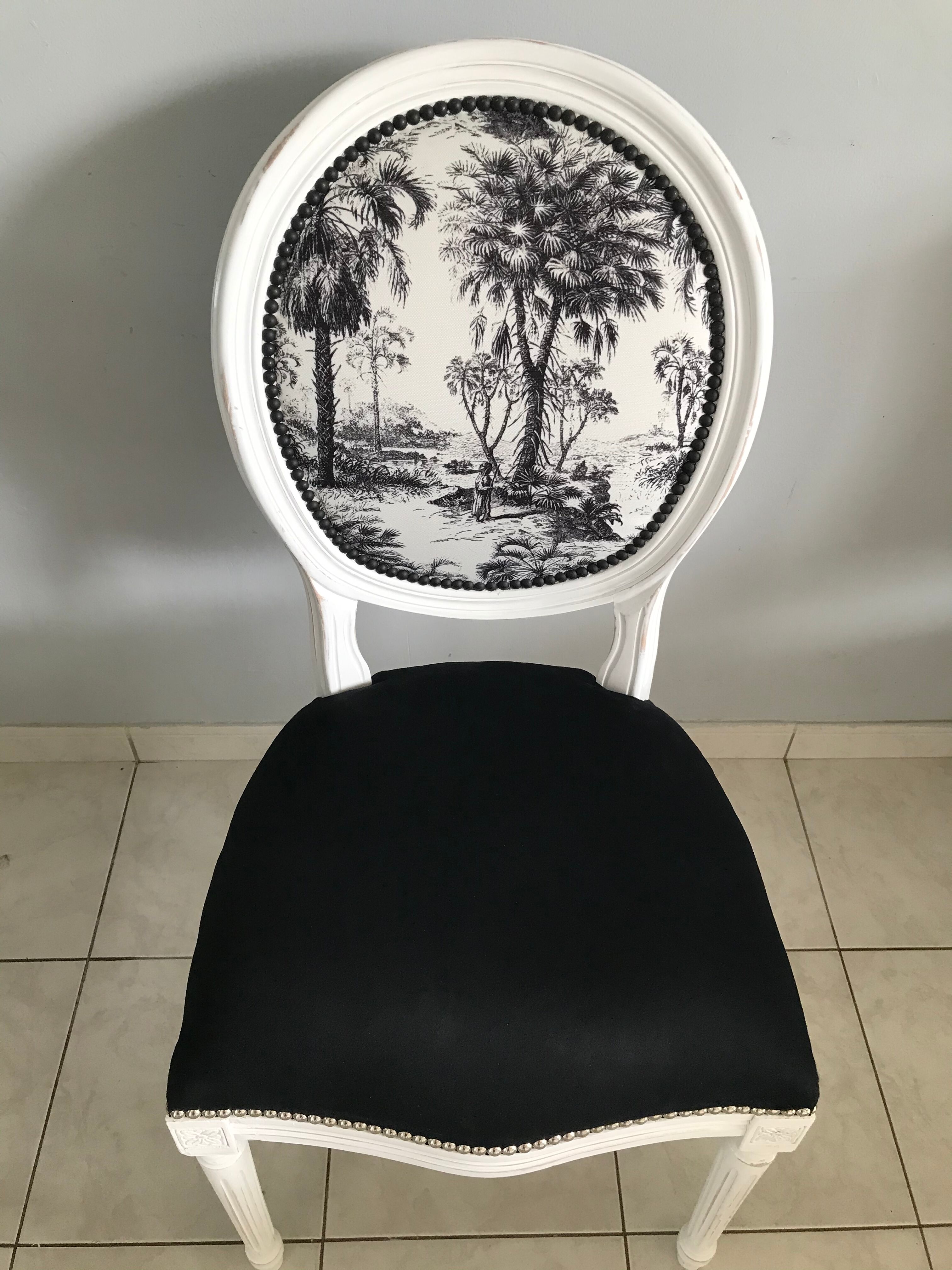 Medallion chair