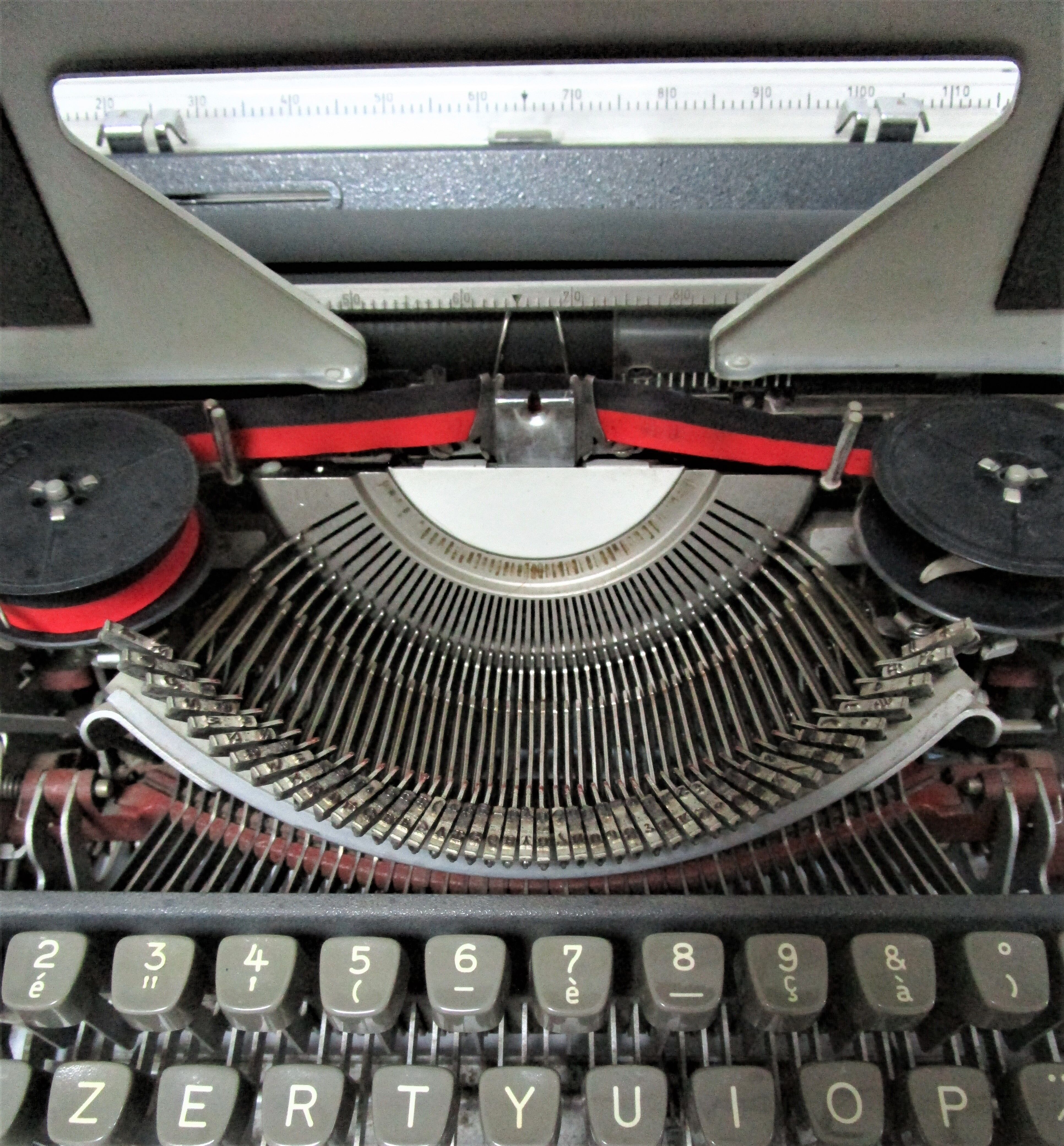 typewriter Olympia metal large cart A3 years 60