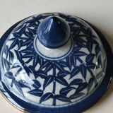 Old lidded vase/potiche/jar. origin/thailand. decorated with indigo blue palm trees. 23 x 14 cm