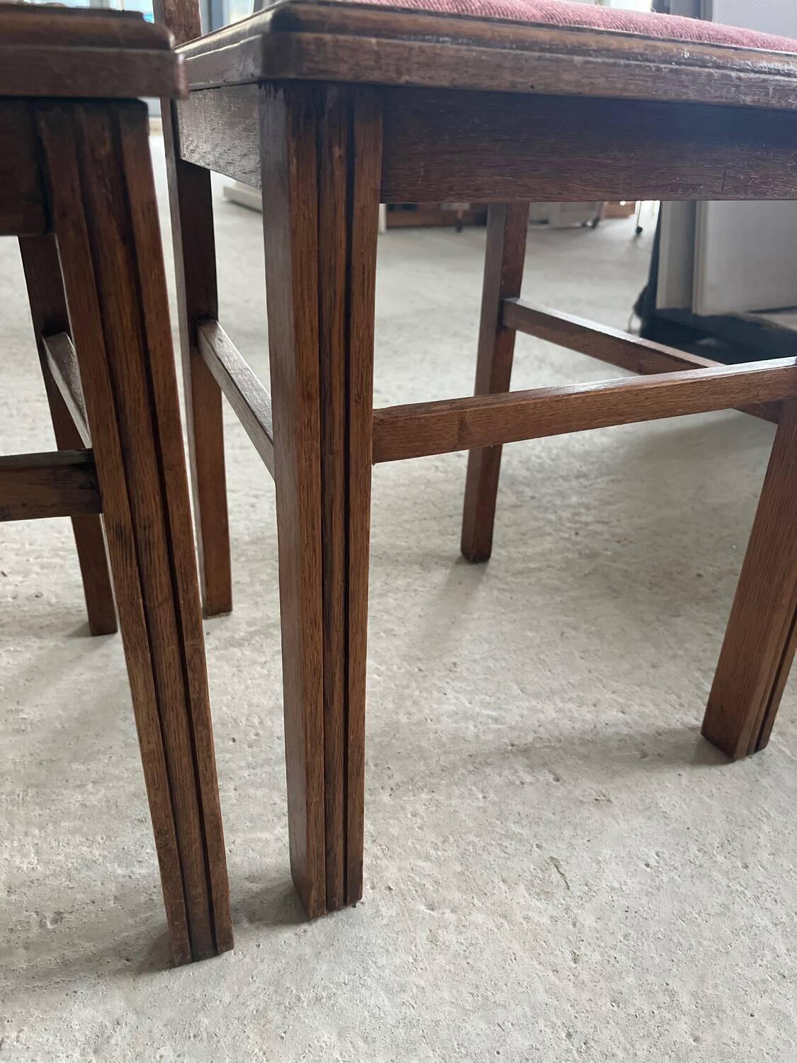 Pair of carved wooden chairs with pink velvet seat ART DECO