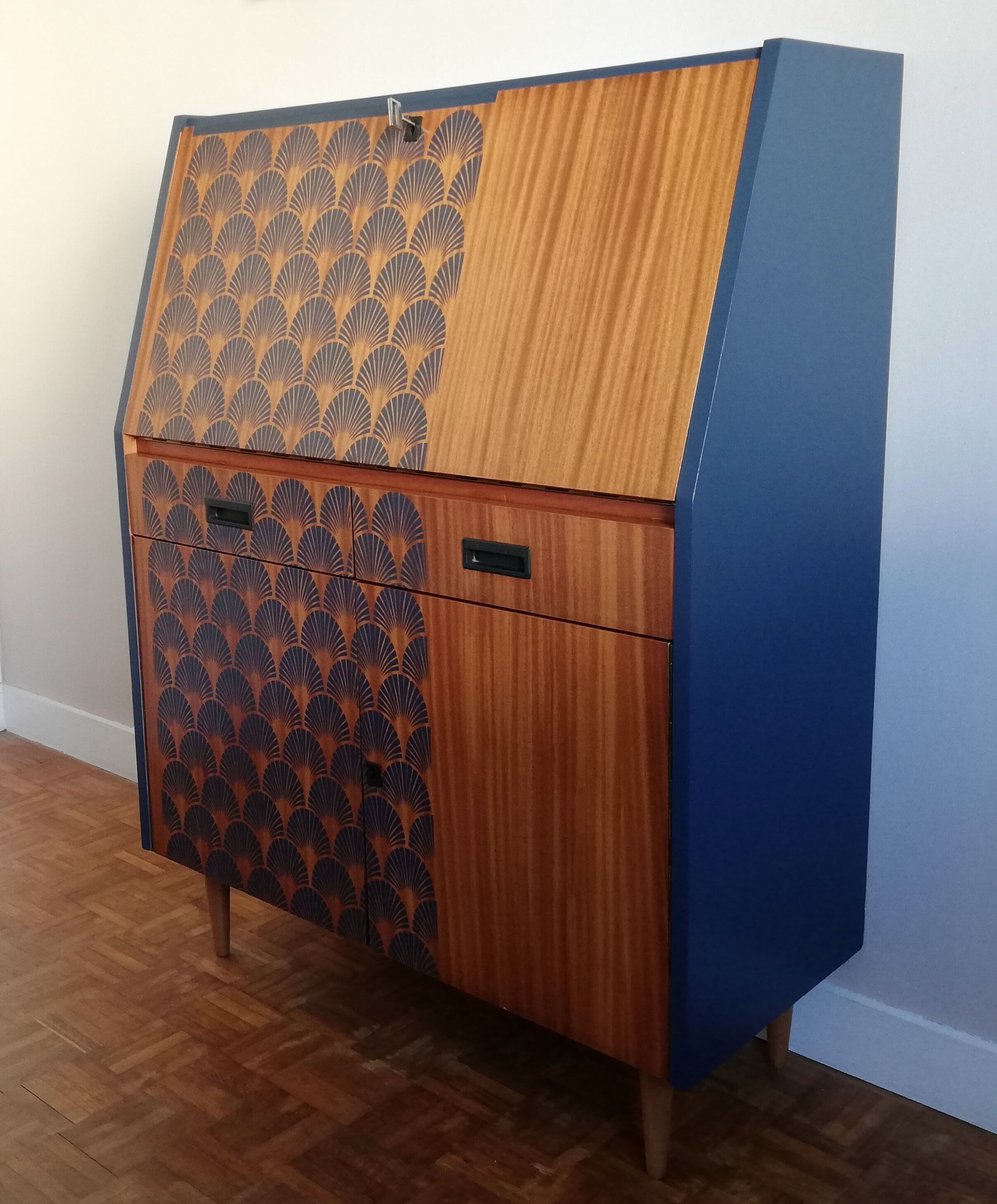 Writing desk 60s blue night