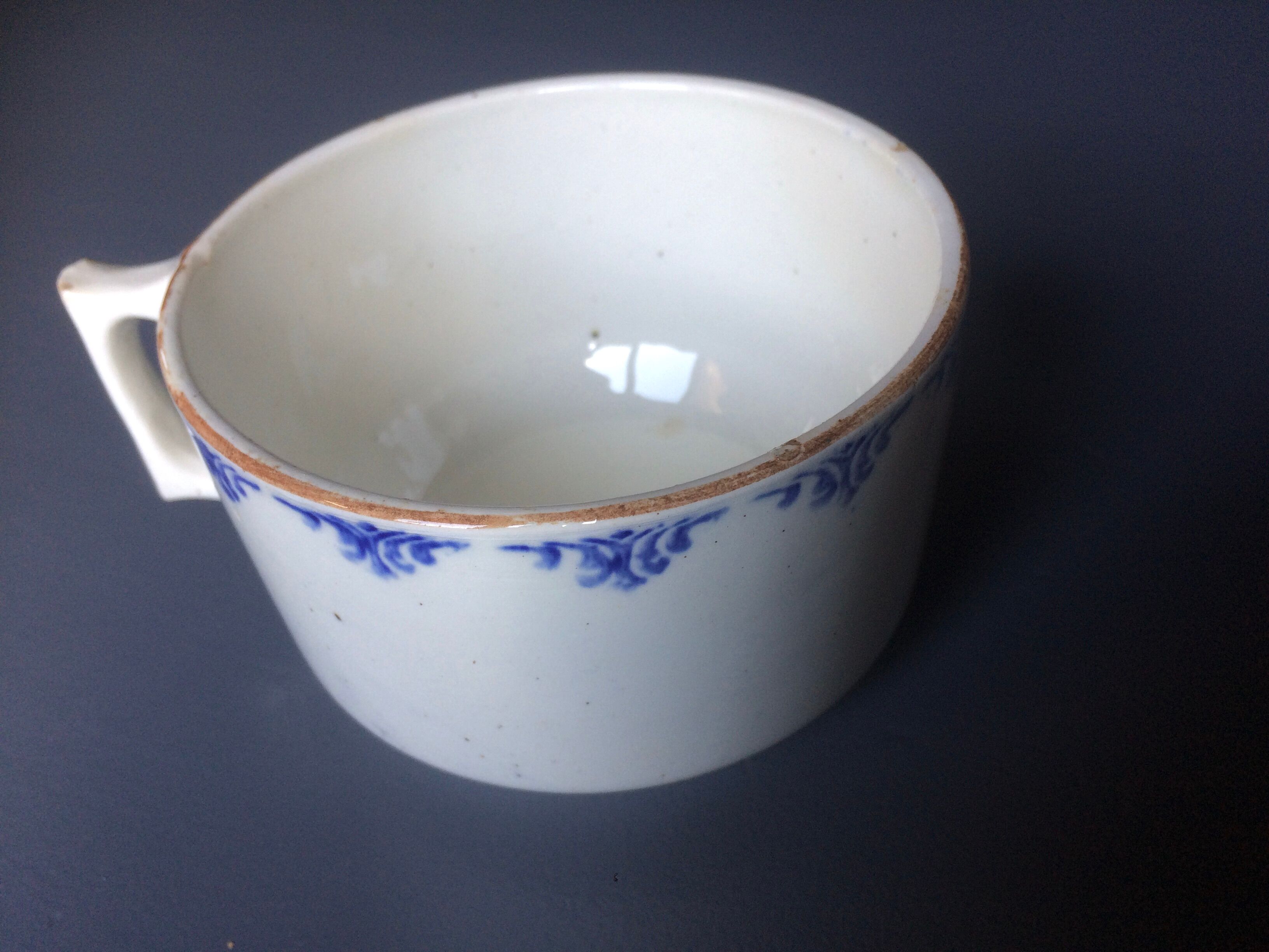 6 old bowls with old ceramic bowls