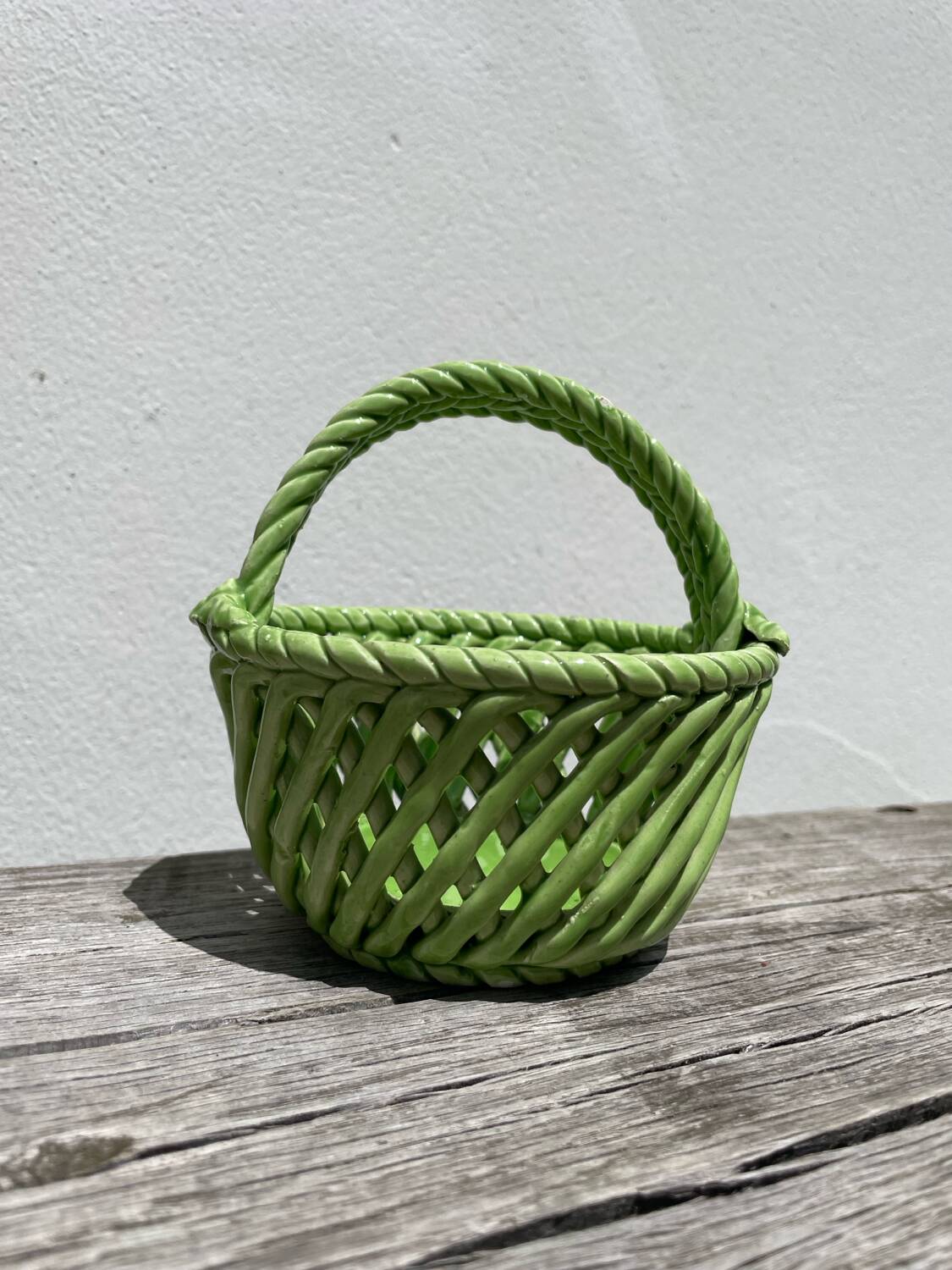 Basket dish in green woven earthenware / old ceramic