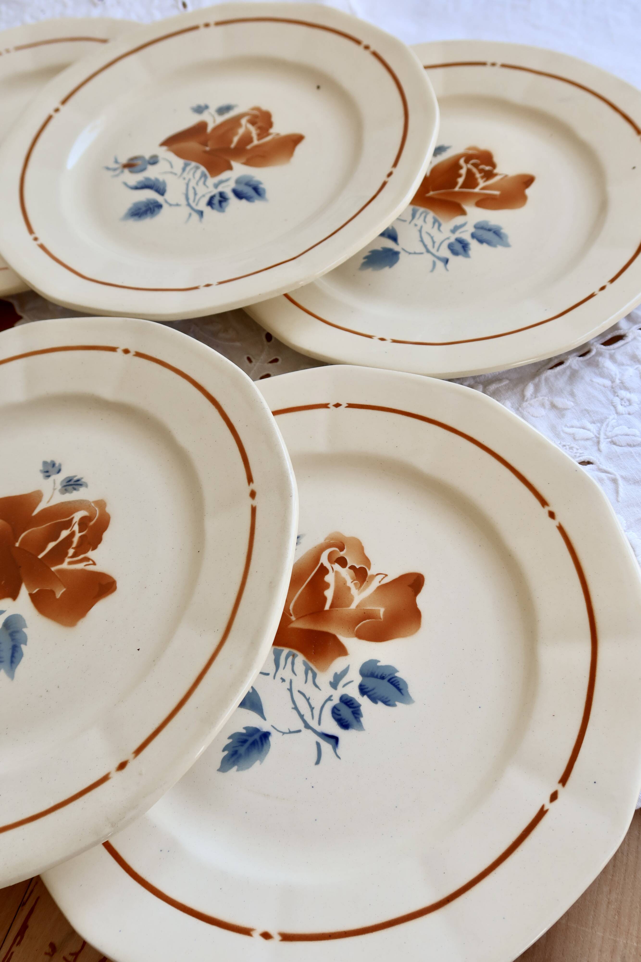 6 vintage flat plates from Sarreguemines - Rose pattern