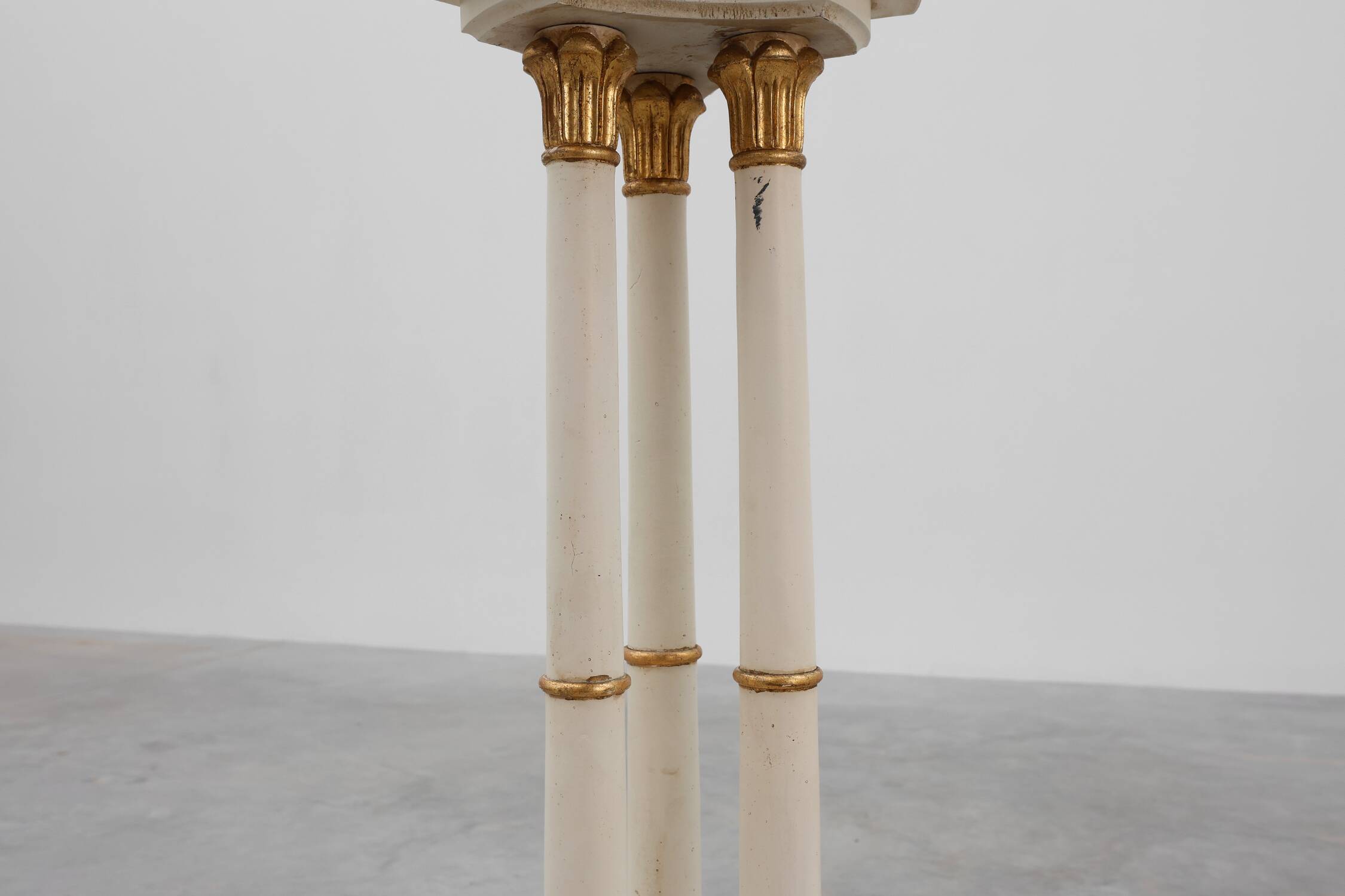 Console française de style Louis XV en bois du XXe siècle