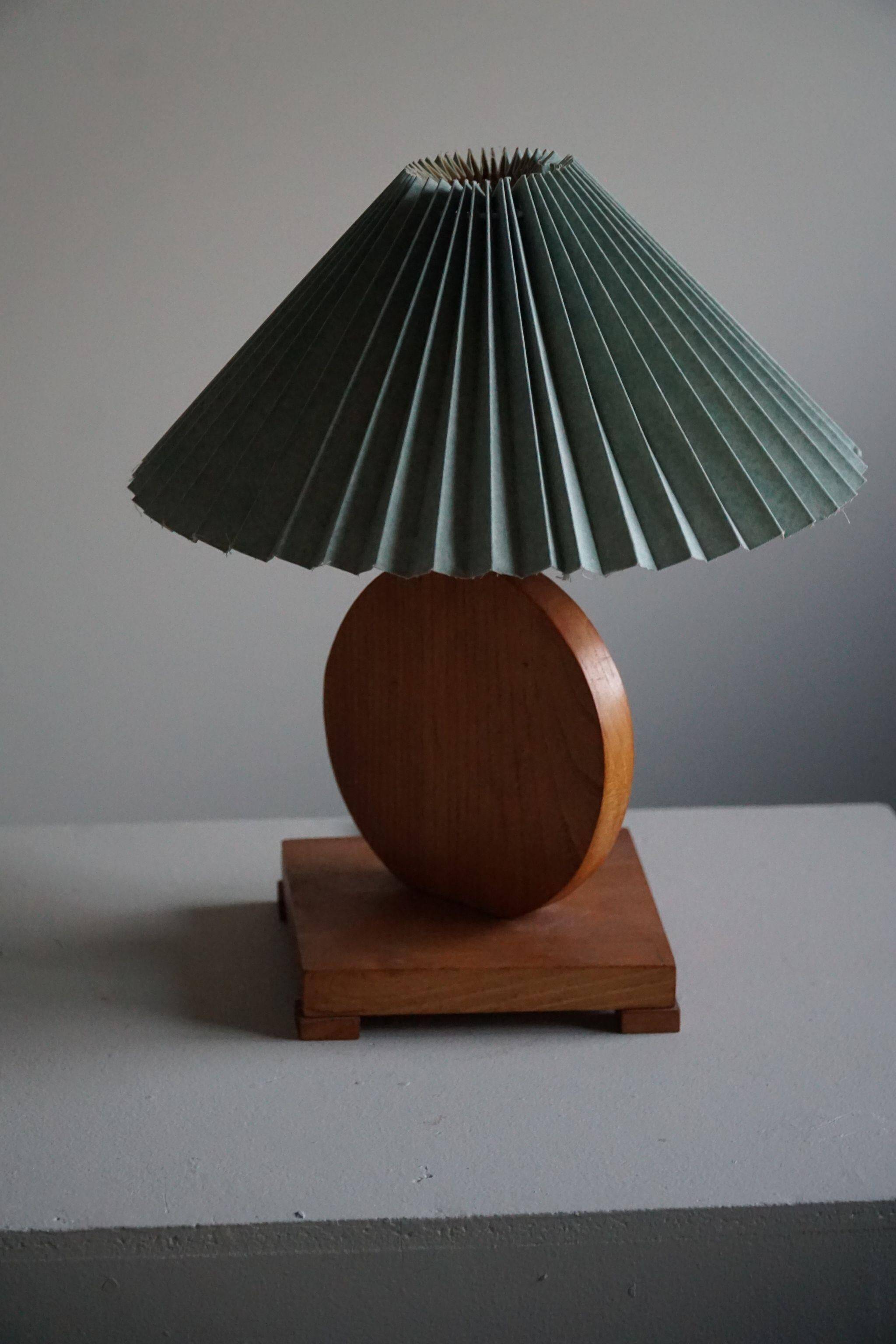 Lampe de table ronde en bois Danish Art Deco en chêne, années 1940