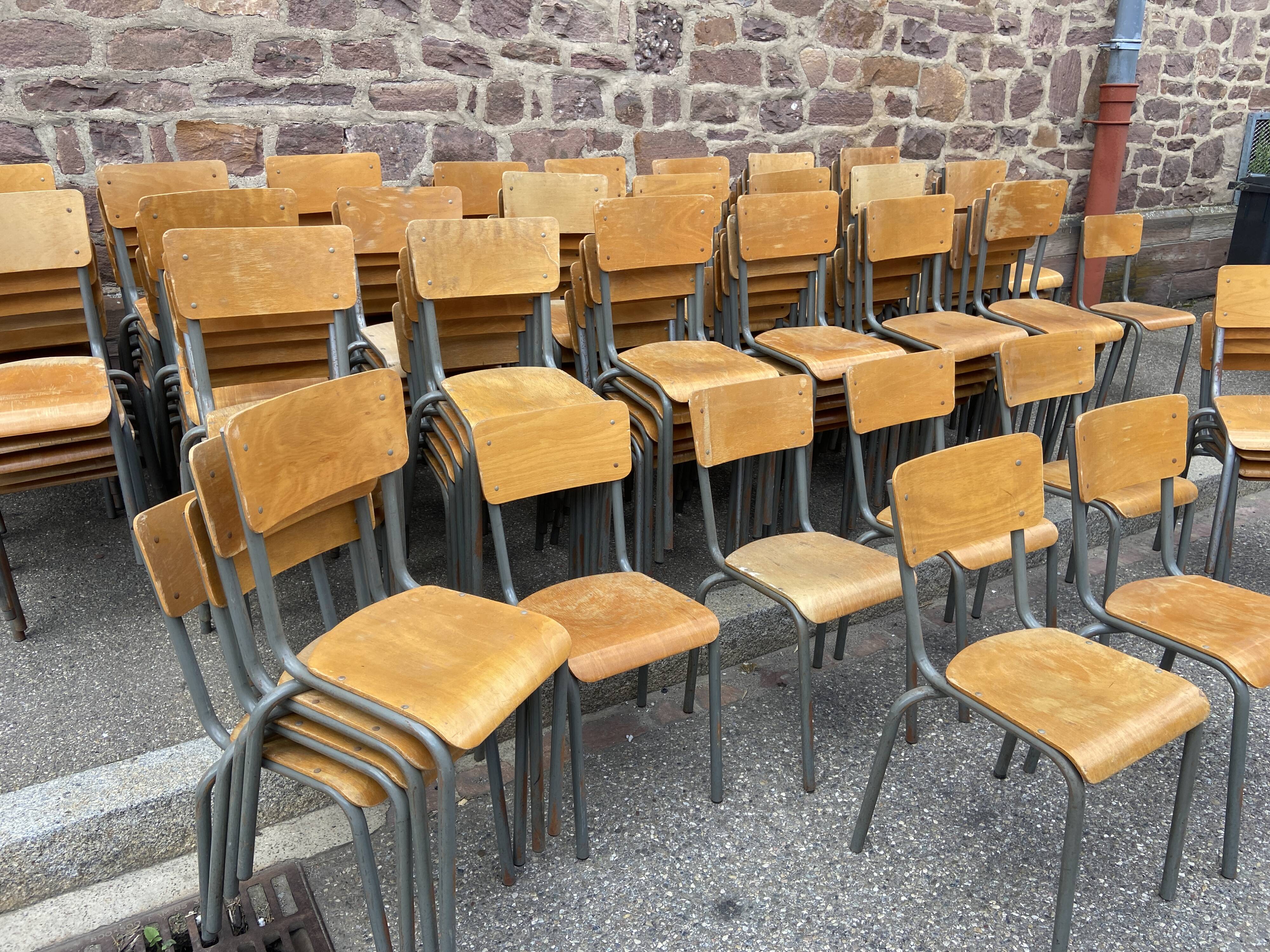 Lot 100 school chairs mullca
