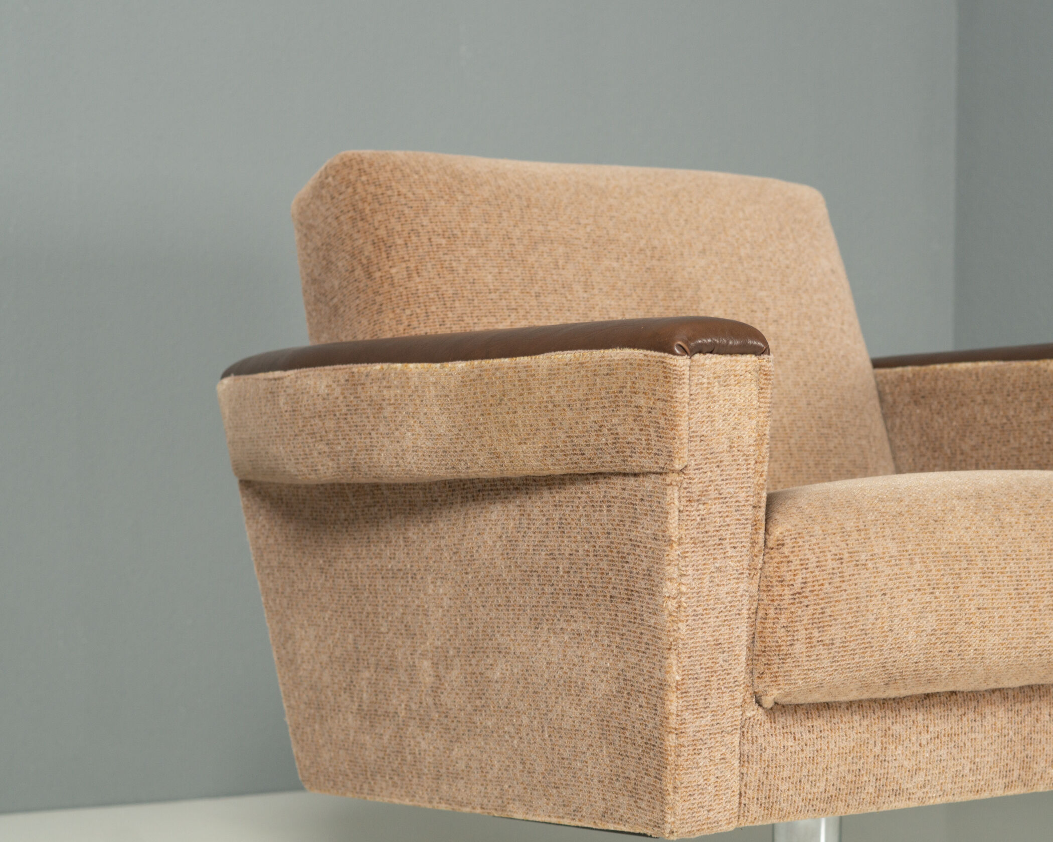 Fauteuils et canapé pivotants space age années 1970
